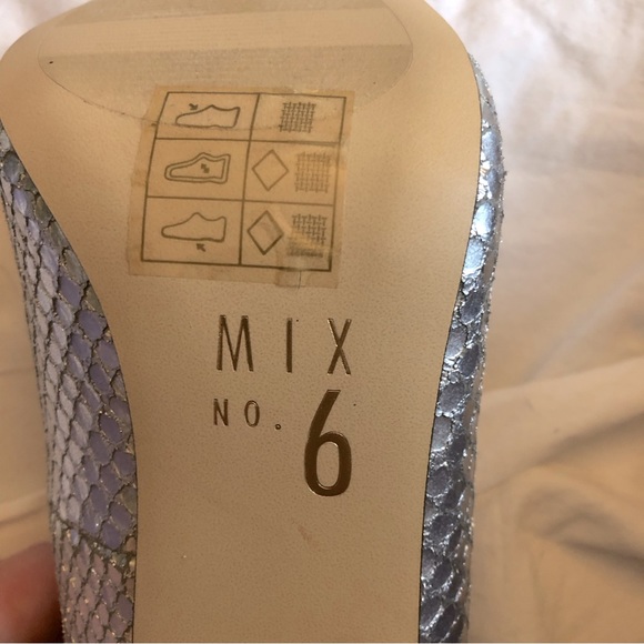 MIX No. 6 Silver “Fish Scale”  Pumps (7.5M) - Picture 10 of 15